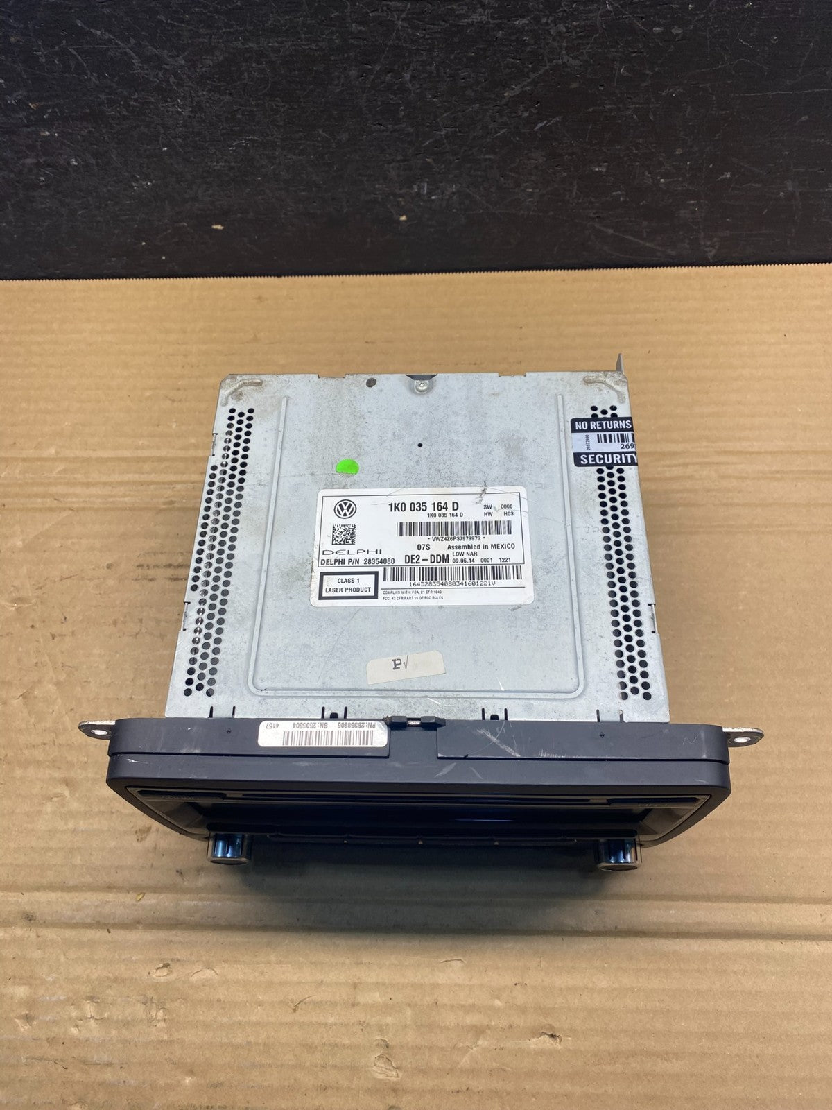 2011 to 2014 Volkswagen Passat Jetta Radio CD Player AM/FM AE4762 DG3