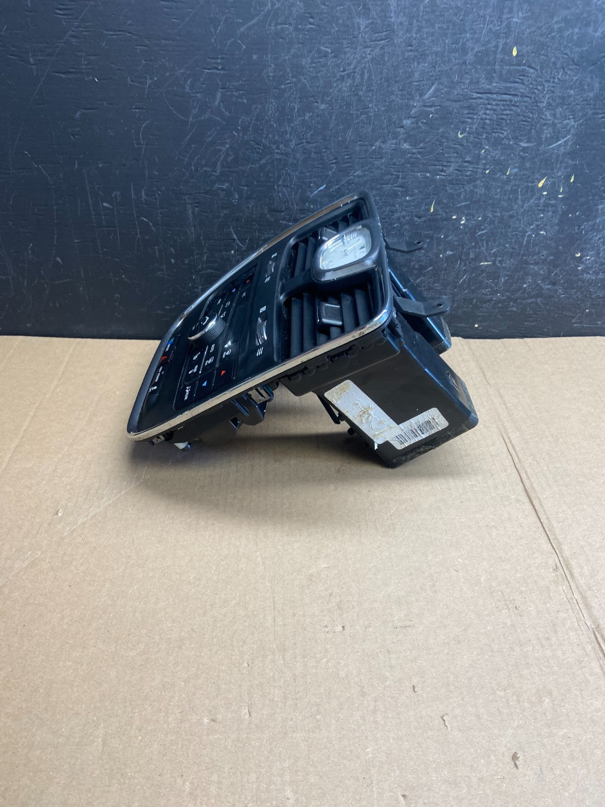 2011-2016 Chrysler Town Country Climate Control Panel Center Dash Trim AE4363 DG2