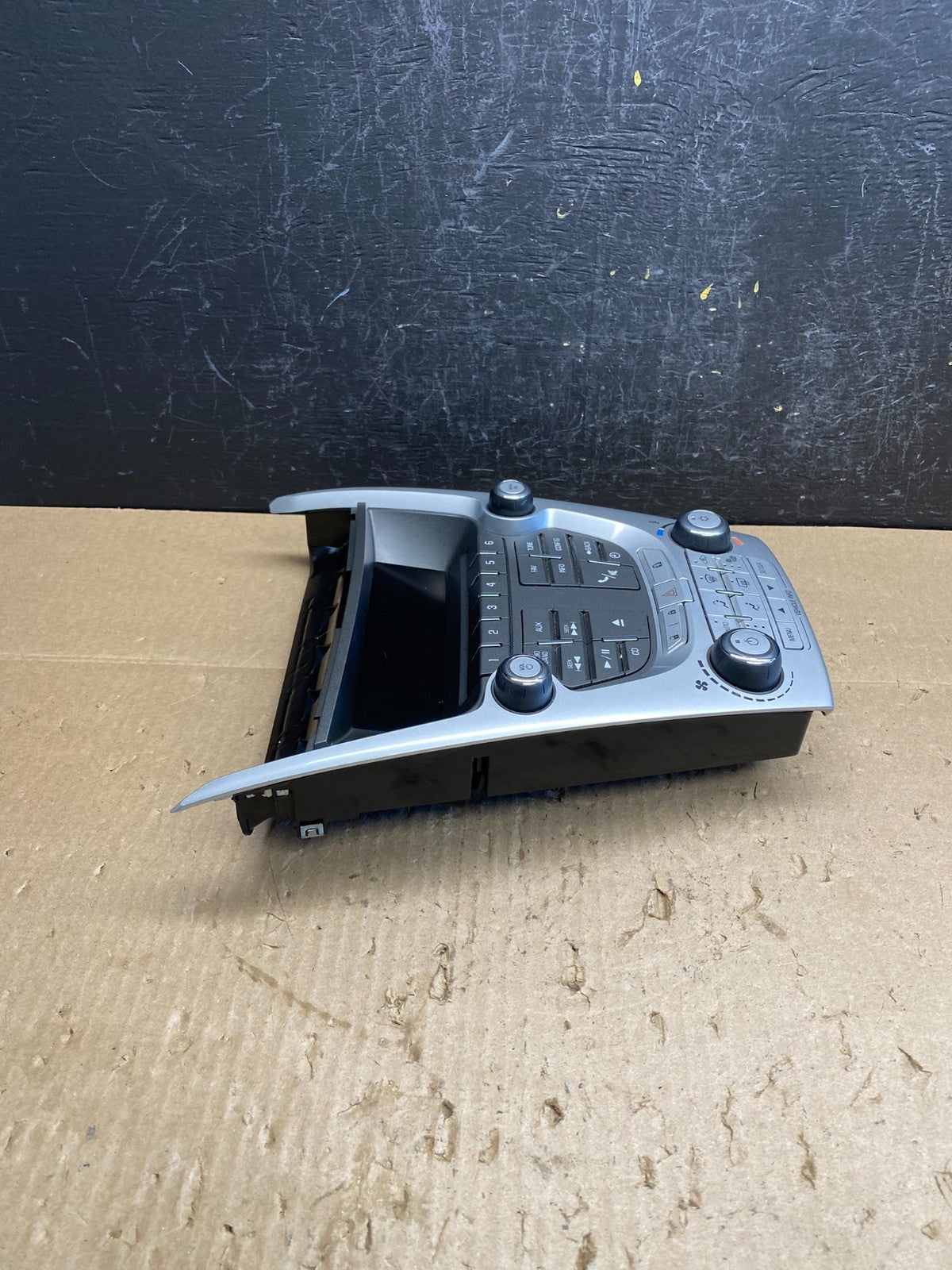 2010-2011 Chevrolet Equinox Radio Face Climate Control Panel Bezel ac9070 DG1