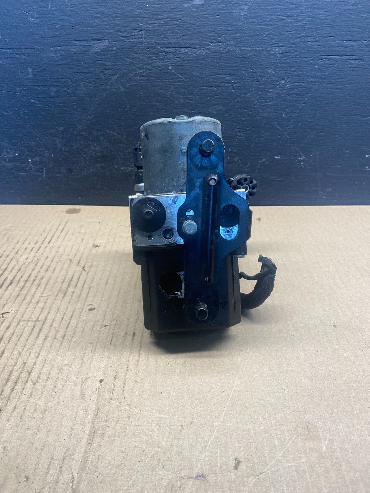 2002-2005 BMW 745i 760i ABS Anti-Lock Brake Pump 6764446 ac9007 DG3