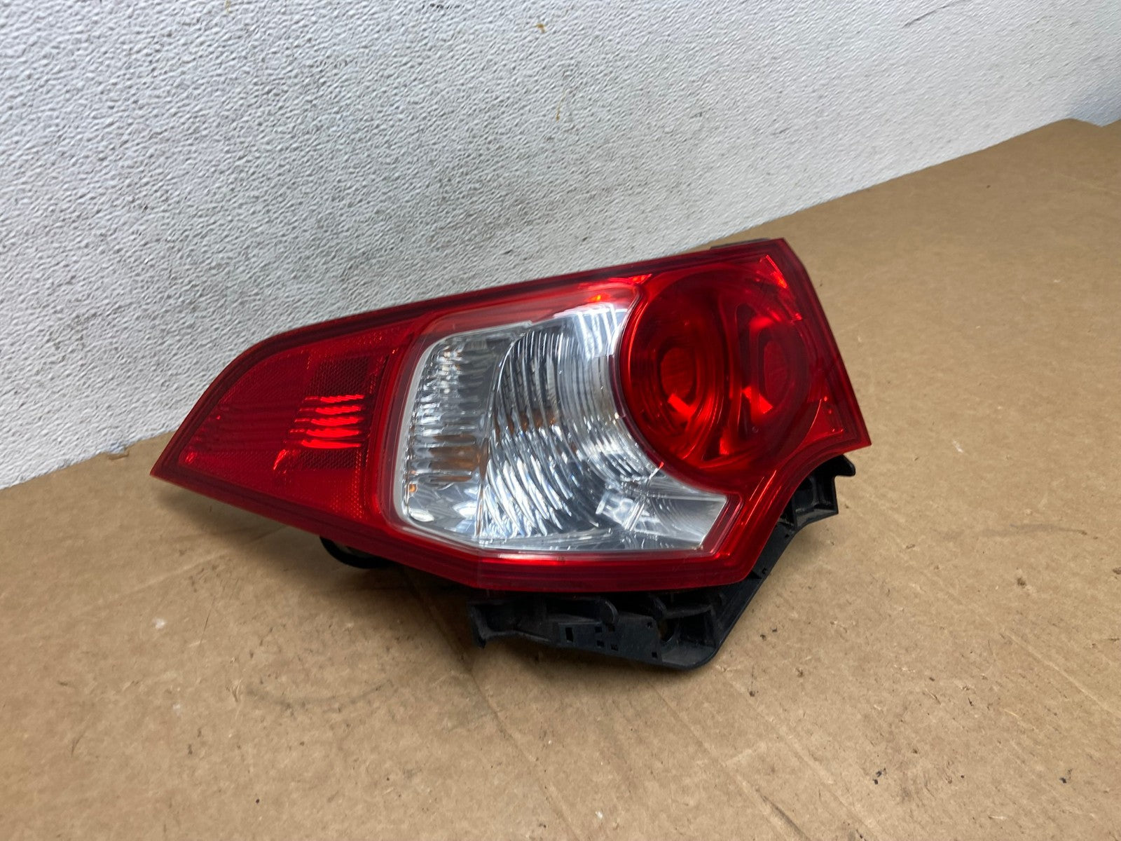 2009 to 2010 Acura Tsx Sedan Left Driver Lh Side Tail Light AD6142 LK2
