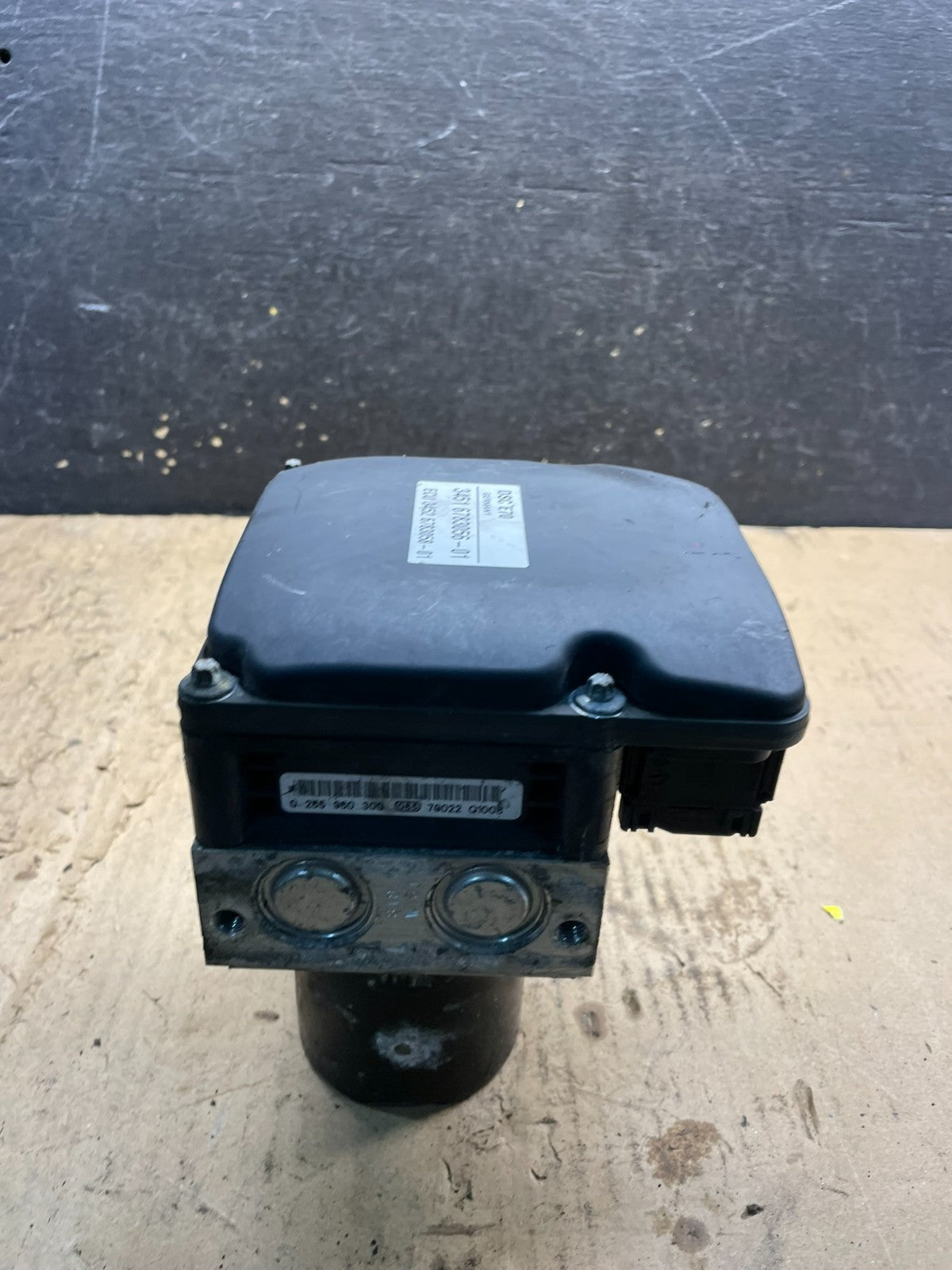 2007 to 2013 BMW X5 E70 ABS Anti-Lock Brake Pump Module OEM W6831 DG1