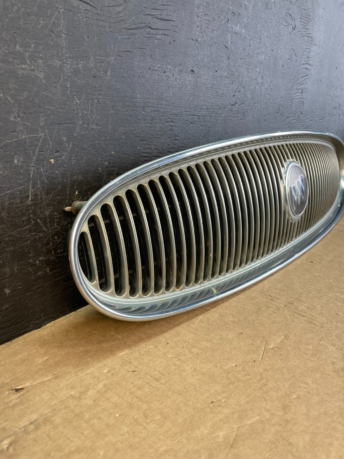 2000 to 2005 Buick Lesabre Front Chrome Upper Grill Grille AD5509 DG2