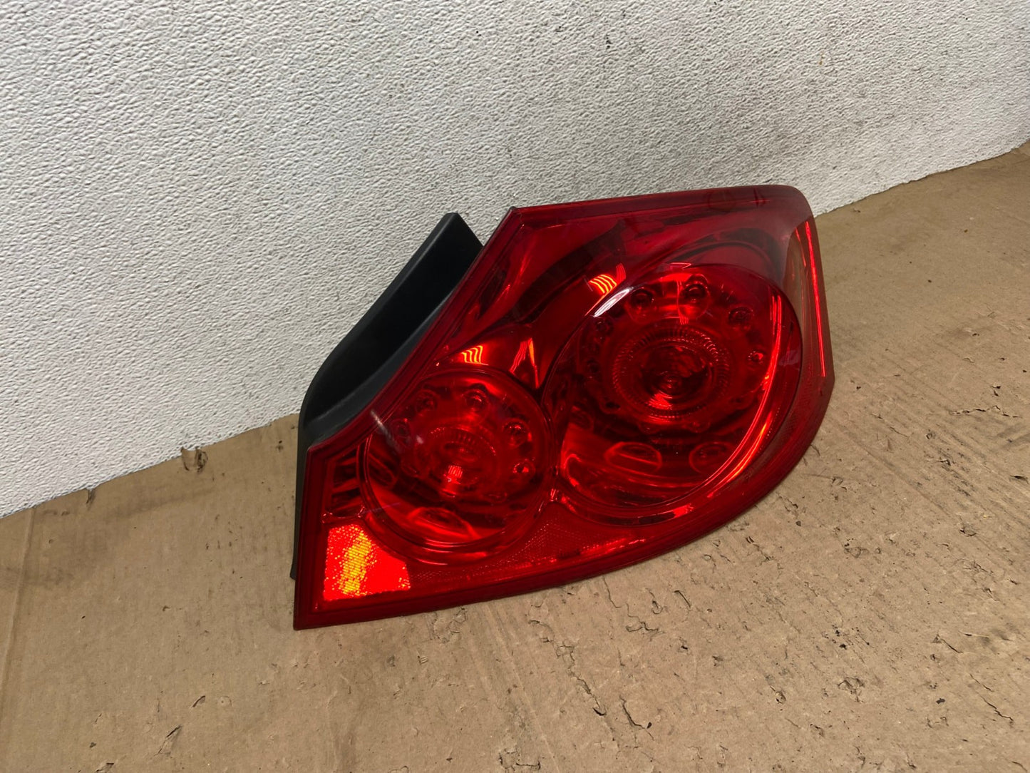 2007 to 2013 Infiniti G35 G37 Sedan Right Passenger Rh Tail Light AE9341 LK2