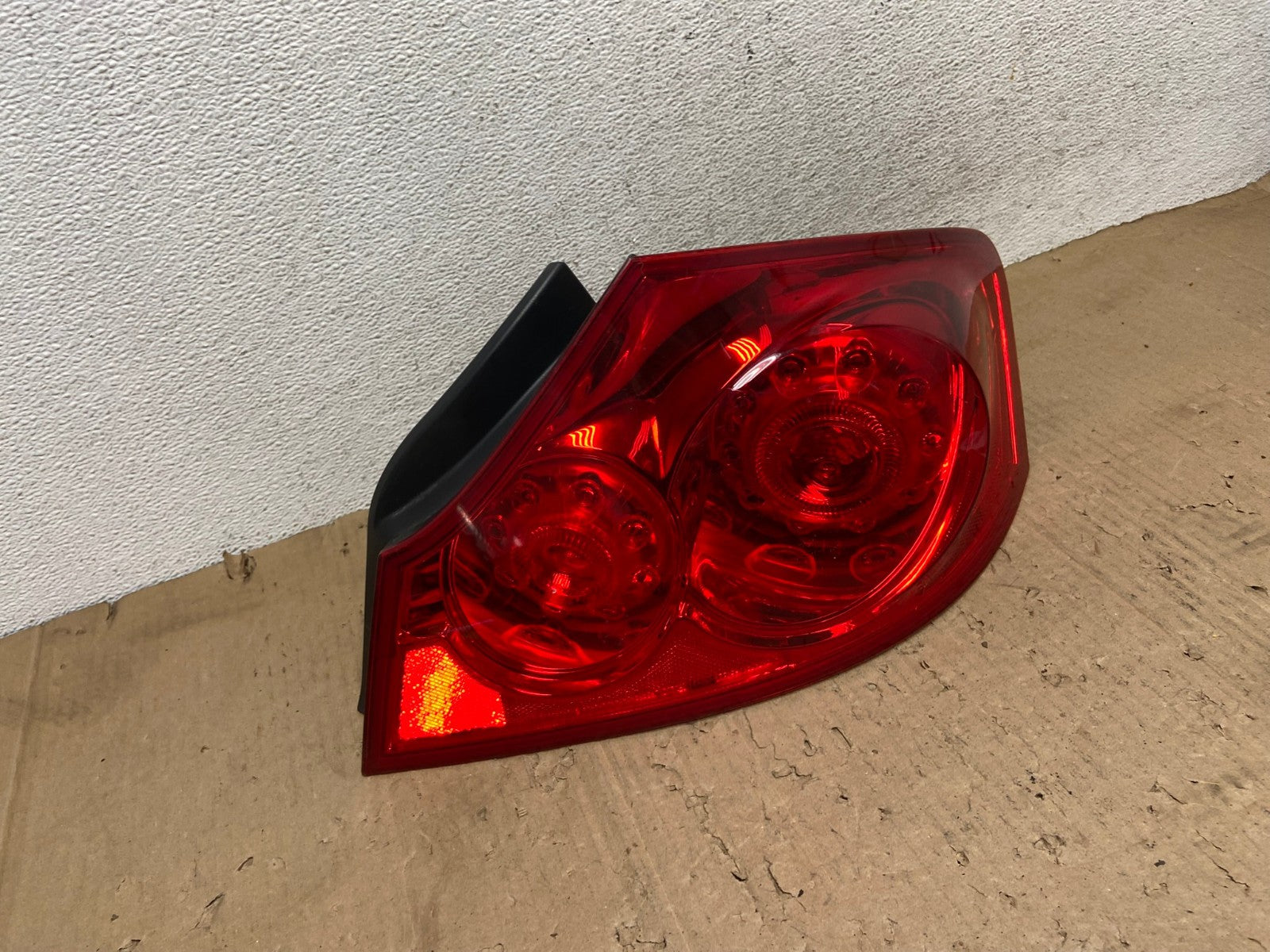 2007 to 2013 Infiniti G35 G37 Sedan Right Passenger Rh Tail Light AE9341 LK2