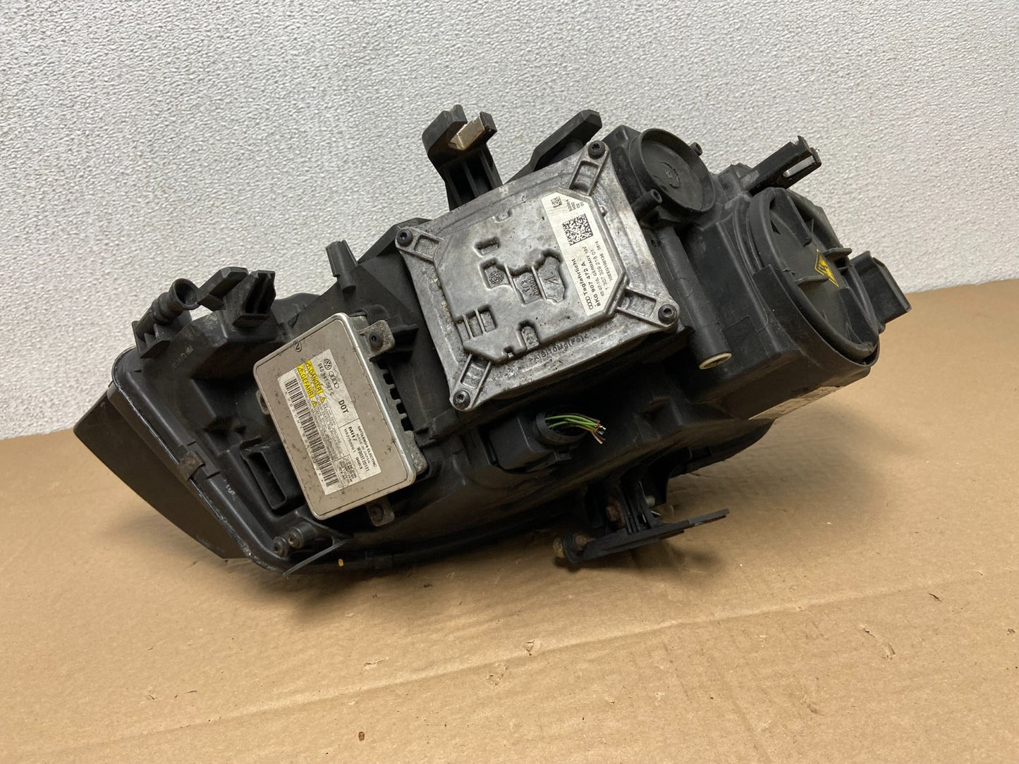 Xenon HID AFS 2009 to 2012 Audi A4 Left Driver LH Side Headlight AB6101 DW7