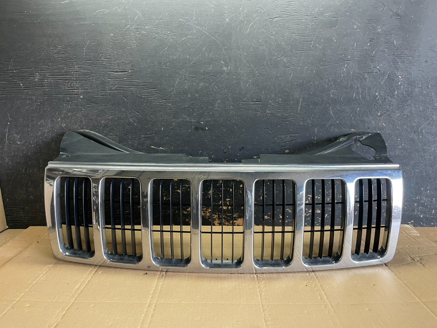 2005 2006 2007 Jeep Grand Cherokee Front Upper Grill Grille OEM aa8818 DG0