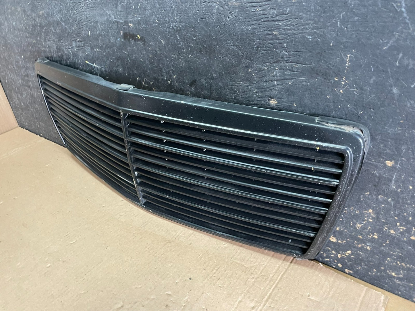 1994 - 1999 Mercedes-Benz W140 S600 S500 S320 Front Upper Grille OEM AA1944 DG2