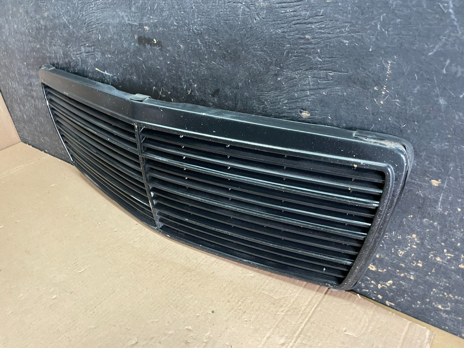 1994 - 1999 Mercedes-Benz W140 S600 S500 S320 Front Upper Grille OEM AA1944 DG2