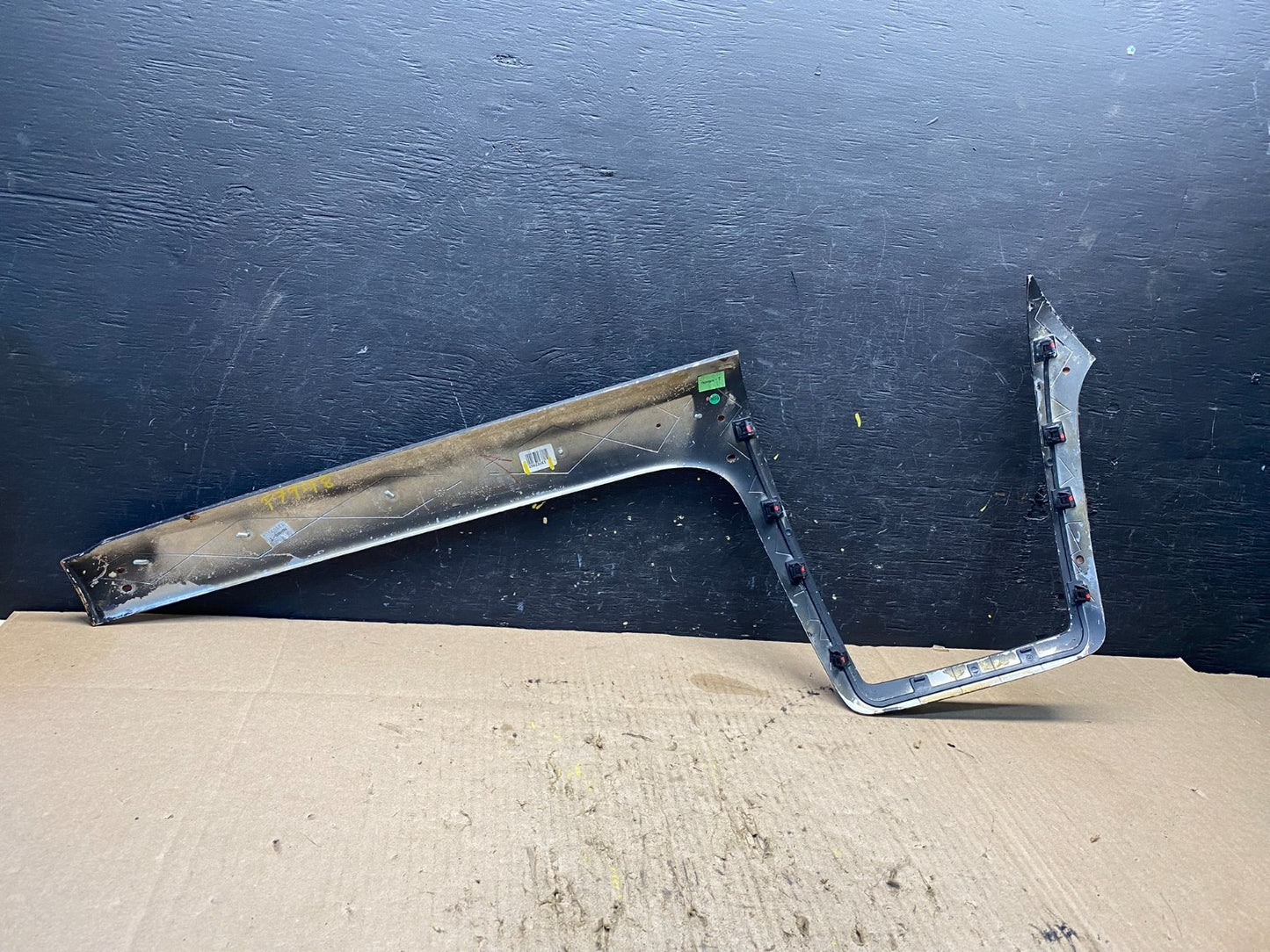 2006 to 2011 Cadillac DTS Dash Center Dash Wood Trim Bezel p7948 DG4