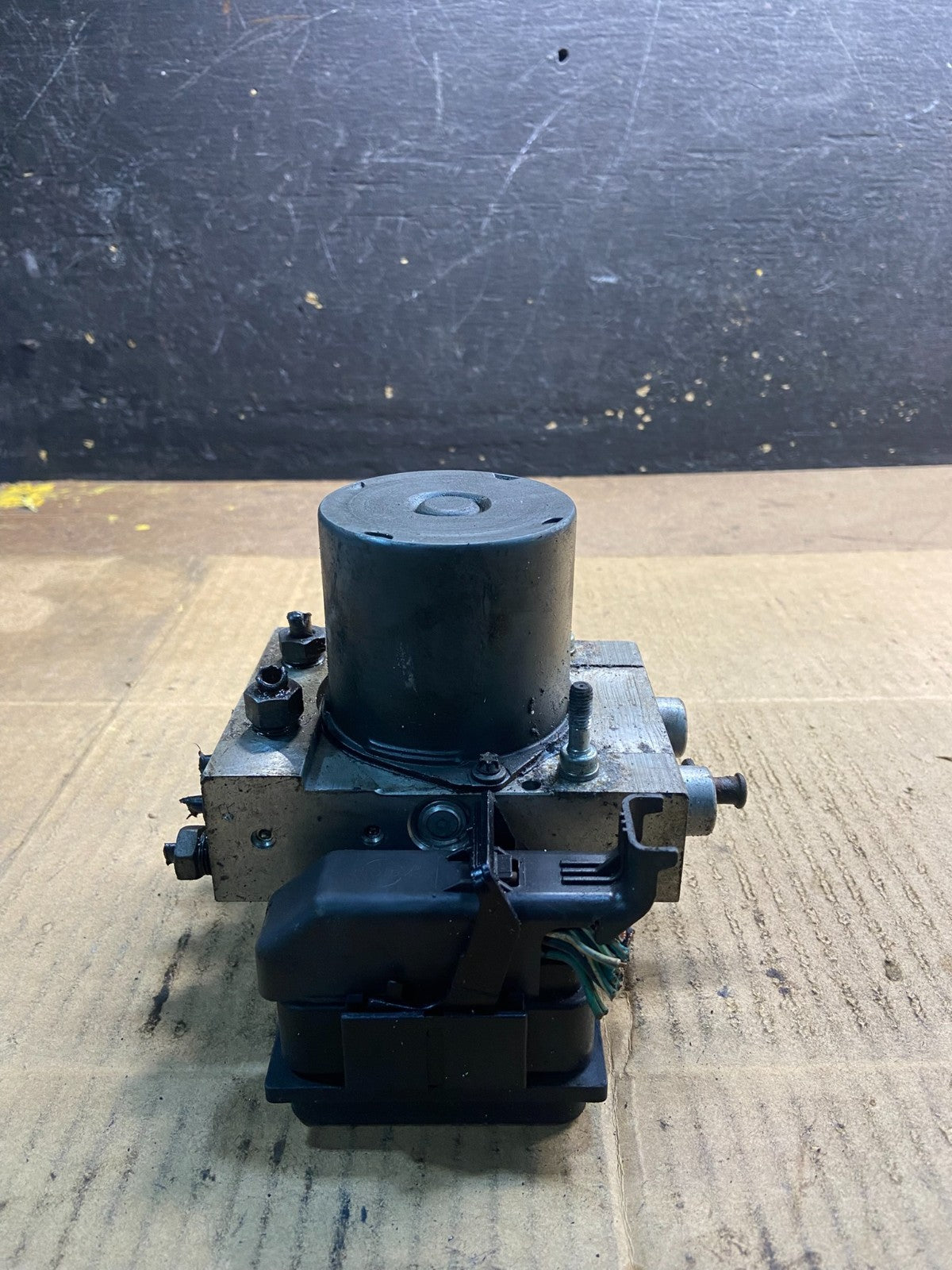 2004 2005 2006  Dodge Durango ABS Anti Lock Brake Pump Y7211 DG3