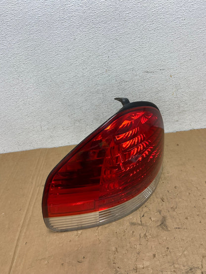 2005 to 2006 Hyundai Santa Fe Left Driver Side Tail Light AD3258 LK2