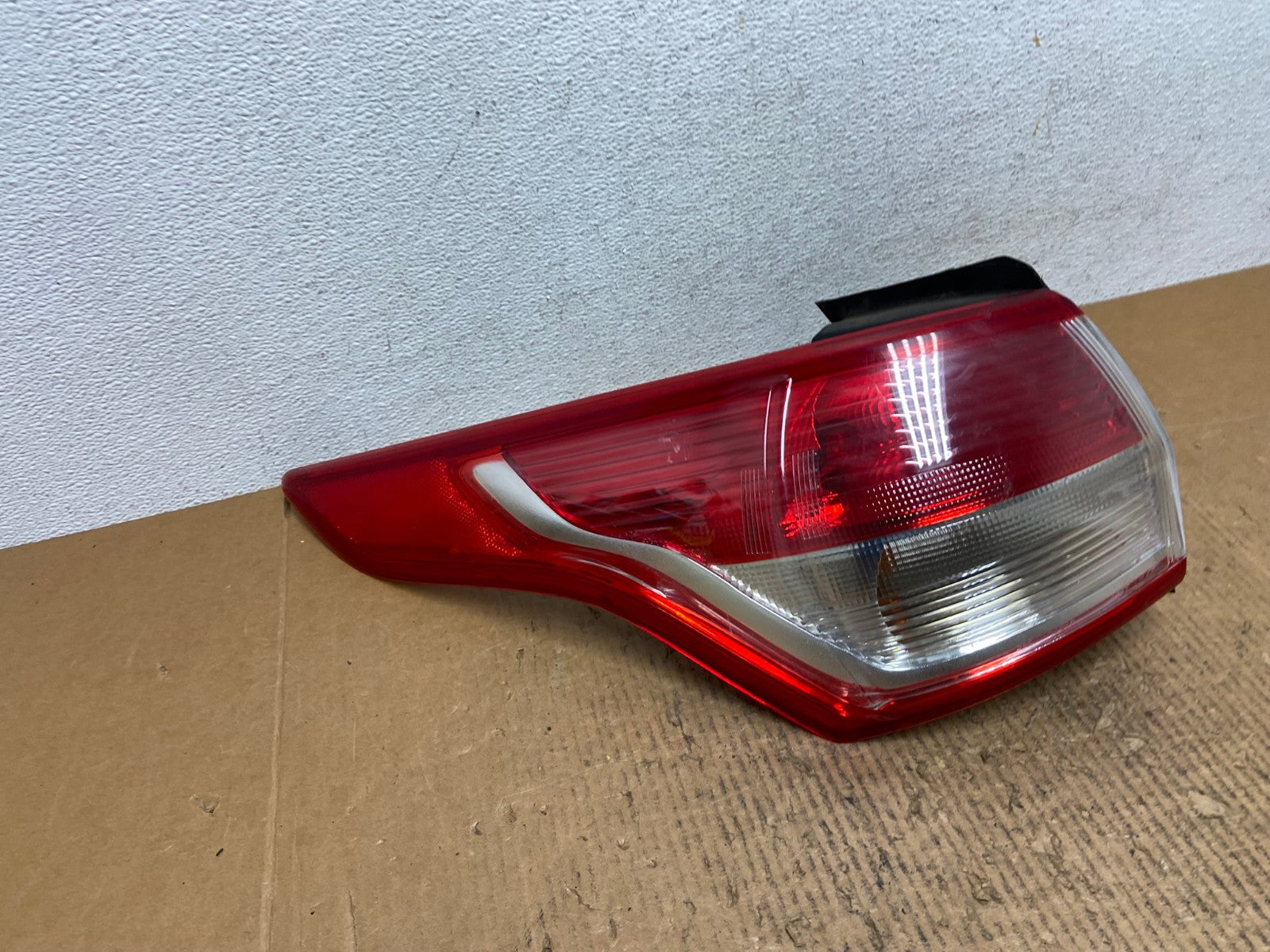 2013 to 2016 Ford Escape Left Driver LH Side Tail Light AE1655 LK2
