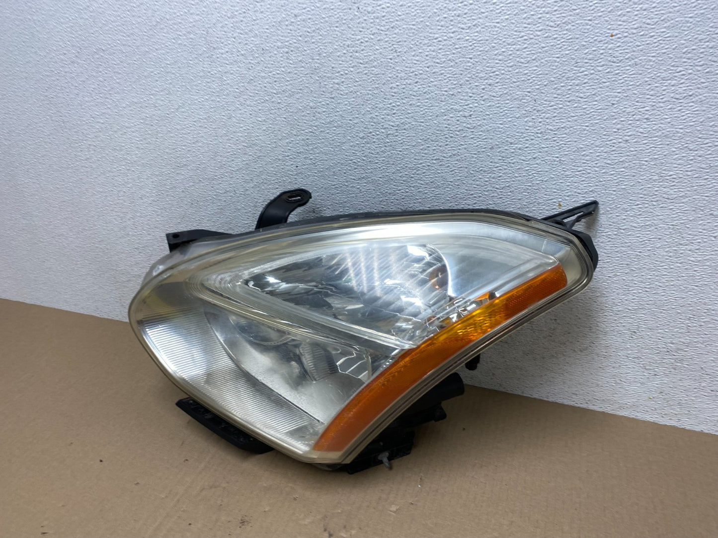2008 to 2013 Nissan Rogue Left Driver LH Halogen Headlight AE6951 DW1