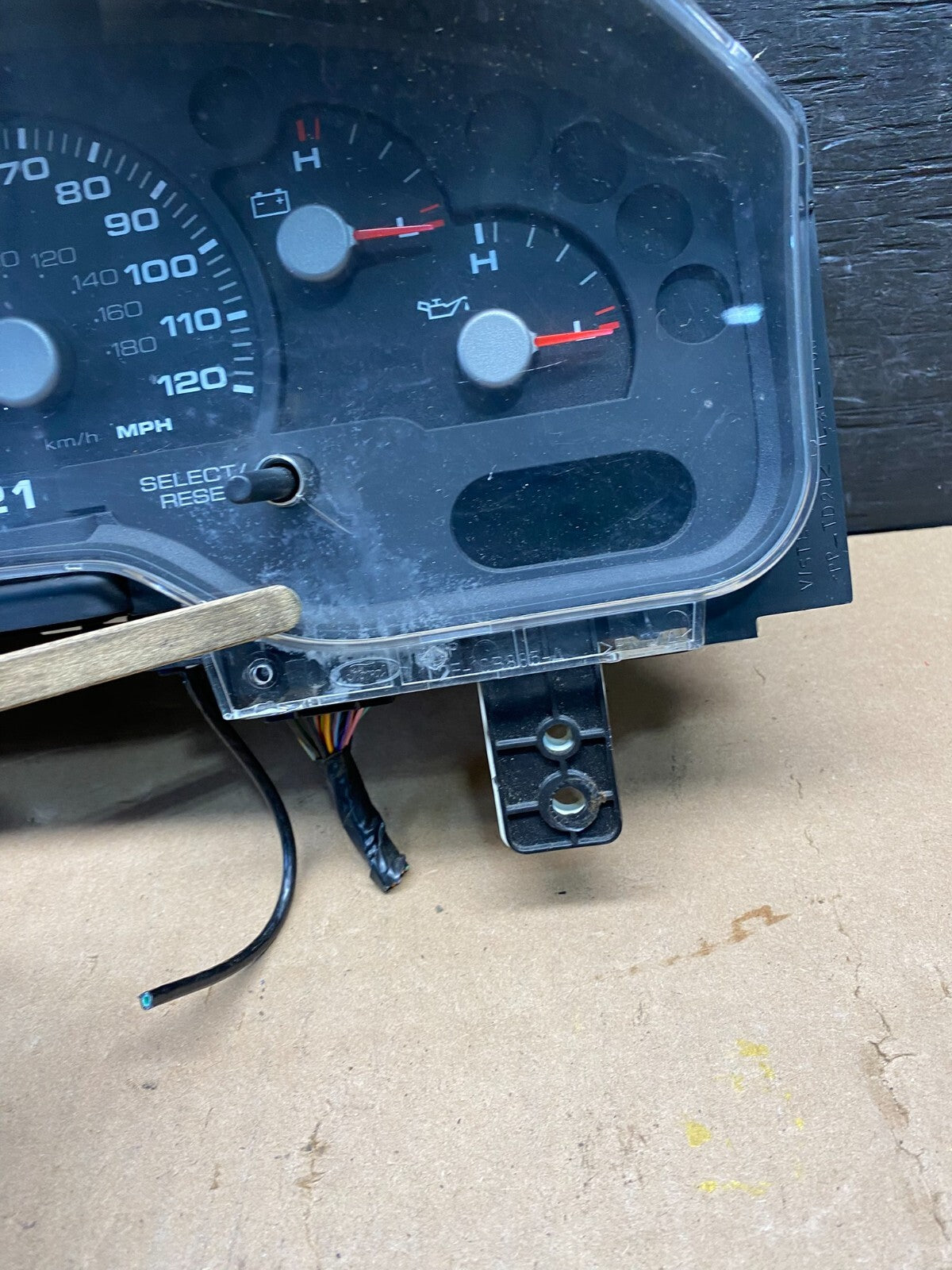2004 2005 Ford Explorer Speedometer Cluster Gauge M1637 PS1