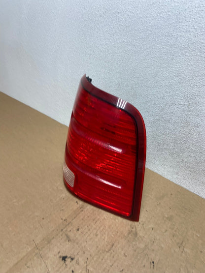 2002 to 2005 Ford Explorer Right Passenger Rh Side Tail light AF9860 LK1
