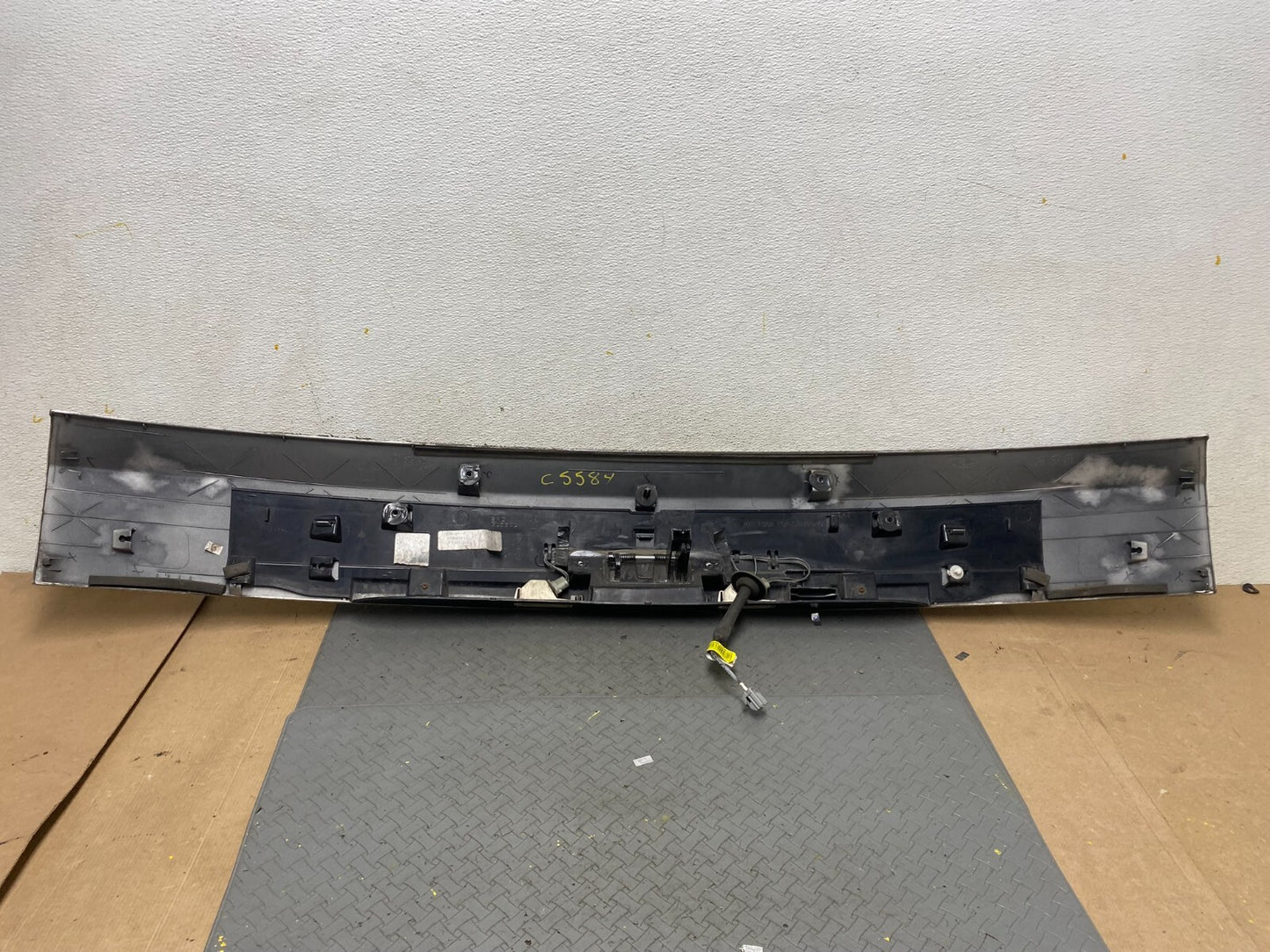 2011 to 2018 Dodge Grand Caravan Tail Gate Trim Molding W/O Camera OEM C5584 PS11