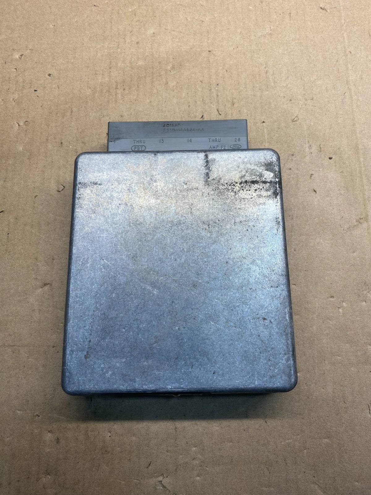 2004 Ford Van E250 4.6L Engine Control Module Unit ECU AE7437 DW0
