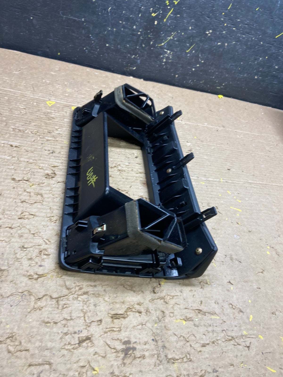 2003-2007 Nissan Murano Radio Center Console Display Bezel Air Vent OEM W3440 DG4