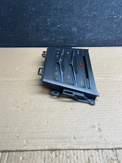 2013 to 2019 Lincoln MKT Radio Dual Climate Control Panel ag0155 DG2
