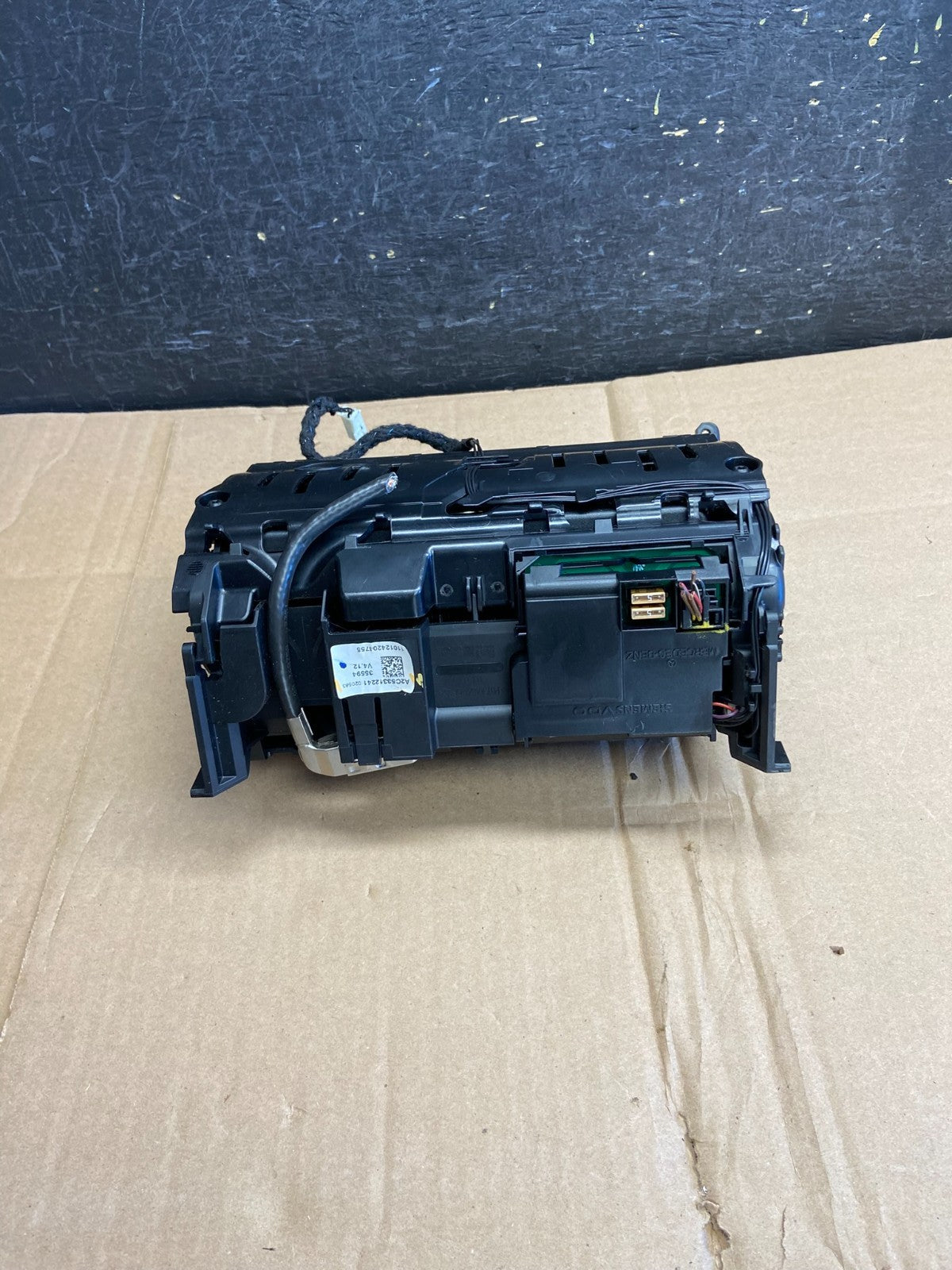 2008 to 2011 Mercedes W204 C300 Dashboard Navigation Display AI5970 Dg3