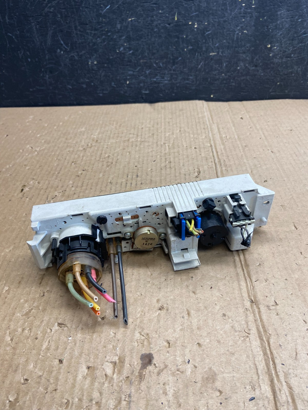 2001 - 2007 GMC Chevrolet Express 1500 Climate Control A/C AE4022 DG3