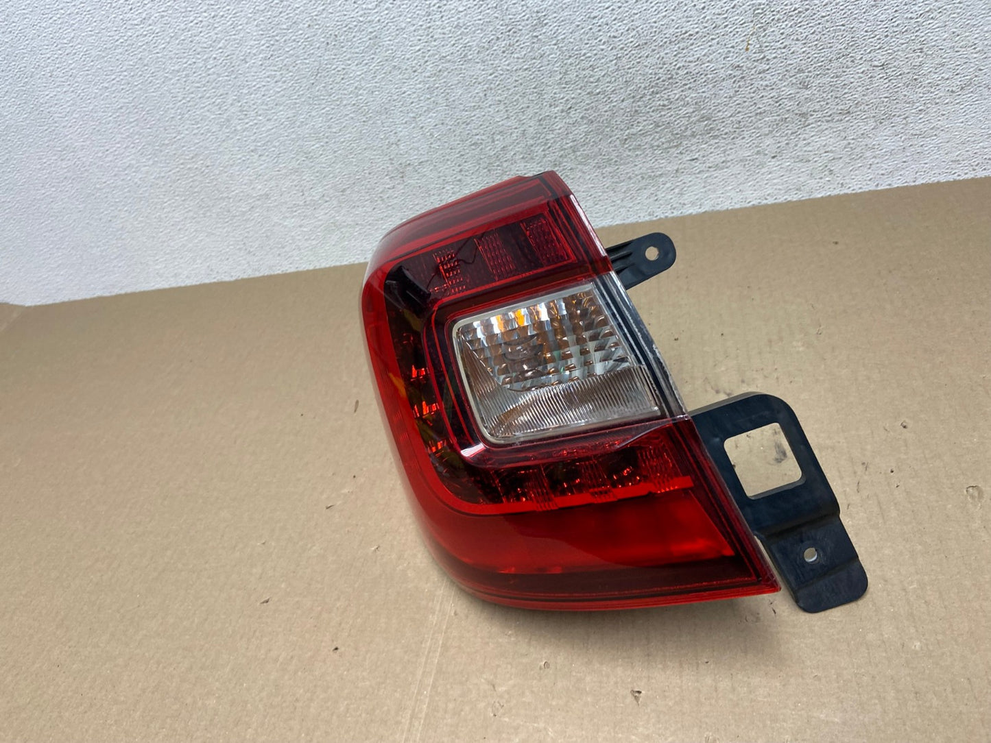 2015 - 2019 Subaru Outback Left Driver LH Tail Light AE6964 LK1