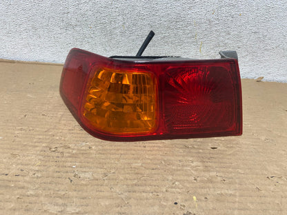 2000 to 2001 Toyota Camry Tail Light Left Driver Lh Side AG9292 LK0