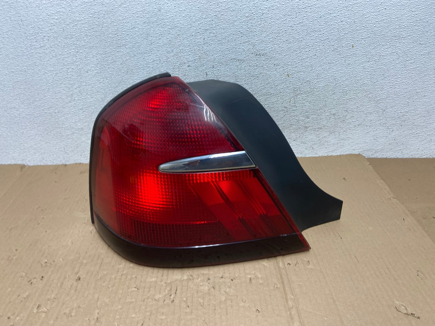 1998 - 2002 Mercury Grand Marquis Left Driver Lh Side Tail Light AE8987 LK0
