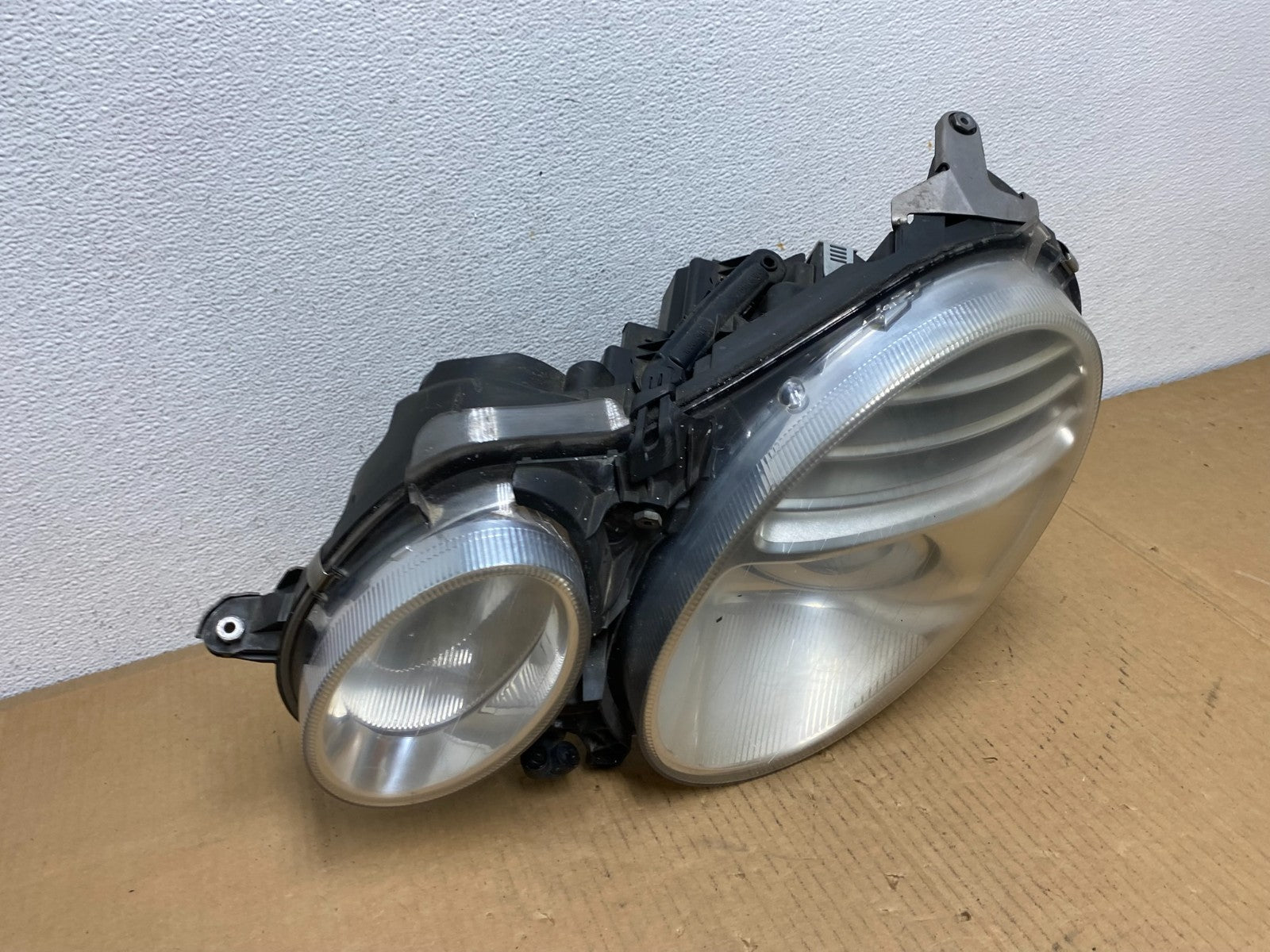 2007 2008 2009 Mercedes E Class Left Driver LH Halogen Headlight AD0800 DW2