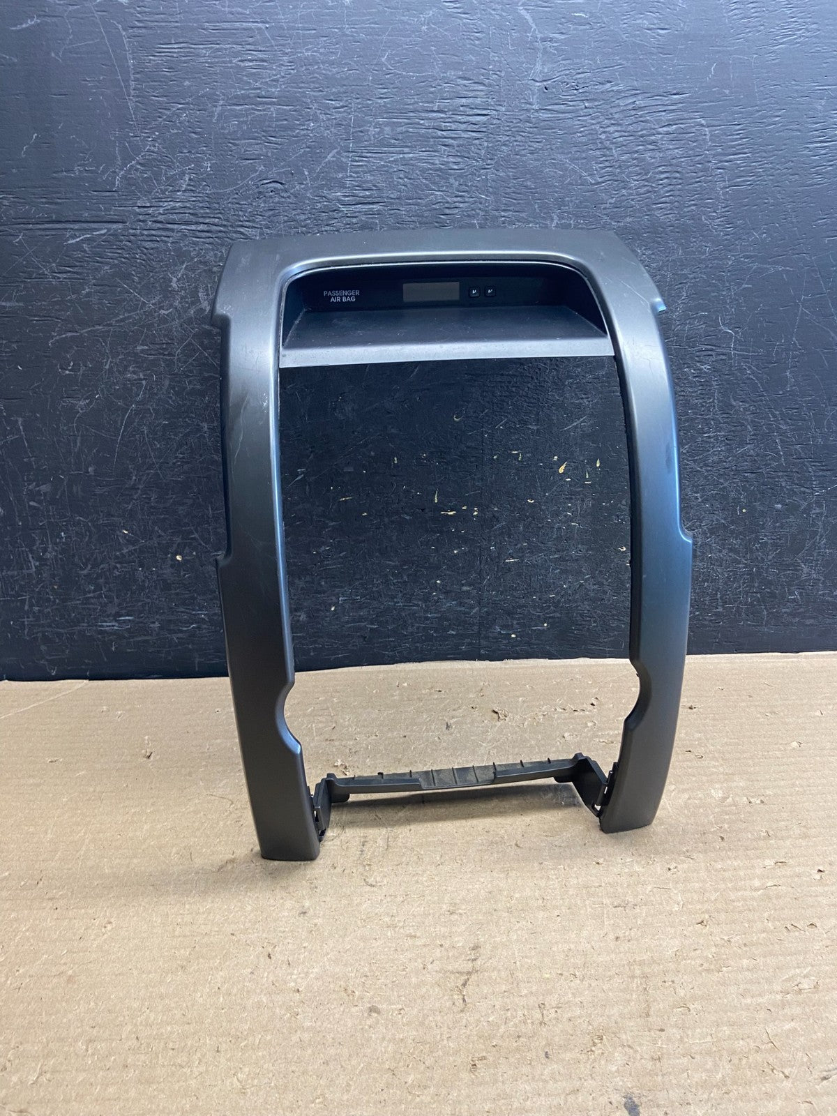 2011 to 2013 Kia Sorento Center Radio Climate Control Clock Trim AH5443 DG0