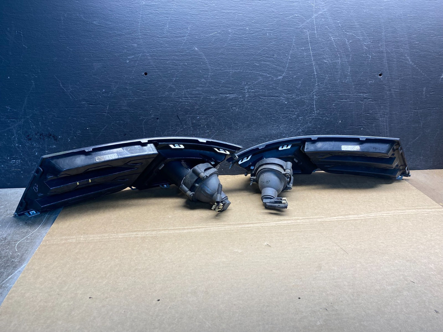2013 - 2016 Chevrolet Traverse Left+Right Set Fog Light W/ Bezel AF6851 DG2