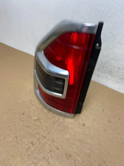 2000 2001 2002 2003 Mitsubishi Pajero Left Driver Side Tail Light AF7962 GD1
