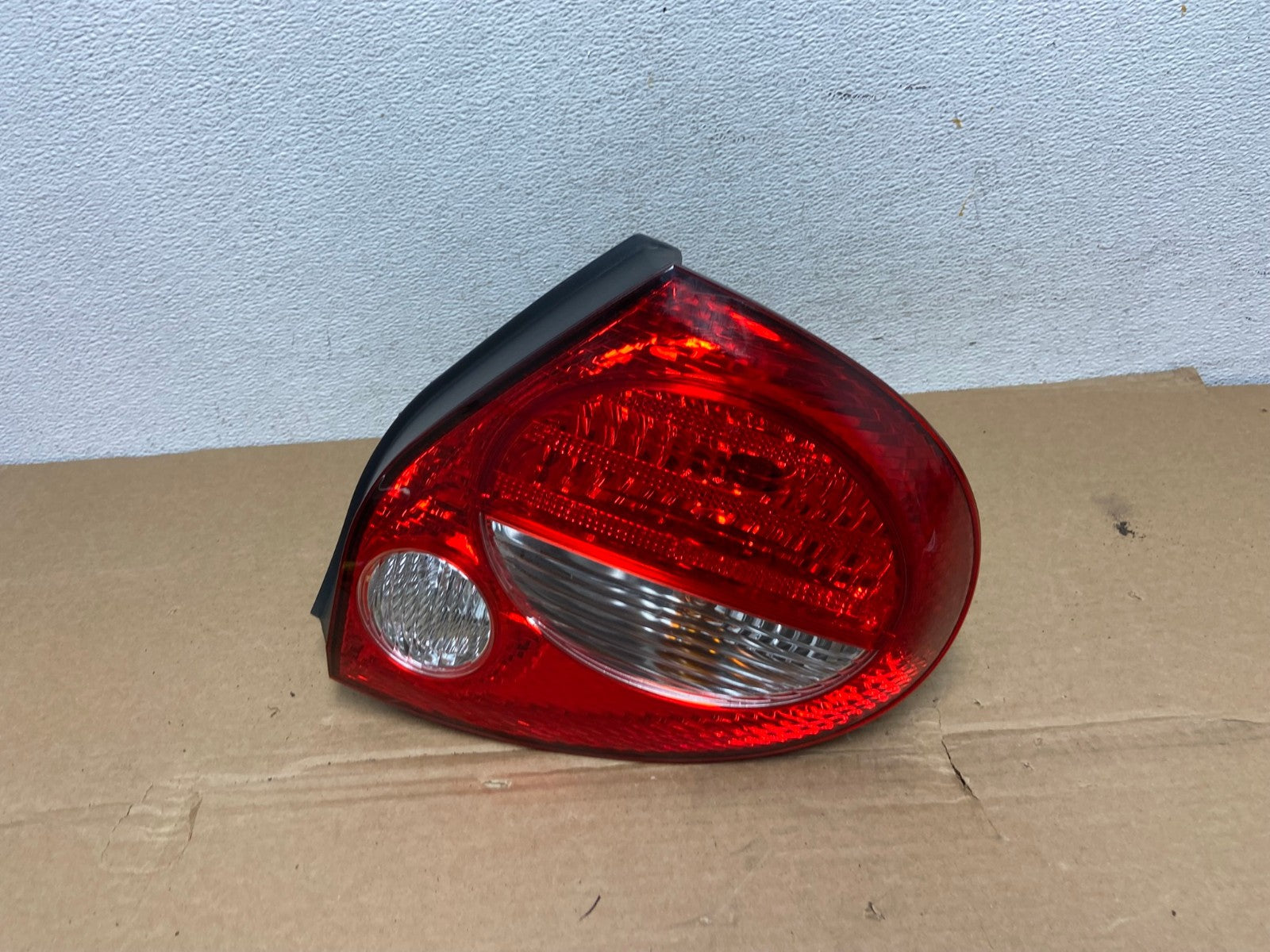 2000 to 2001 Nissan Maxima Right Passenger Rh Side Tail Light AD3808 LK0
