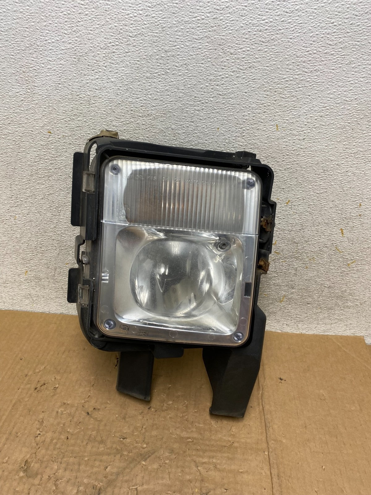 2004 to 2009 Cadillac SRX Right Passenger RH Side Front Fog Light AI5443 DW0