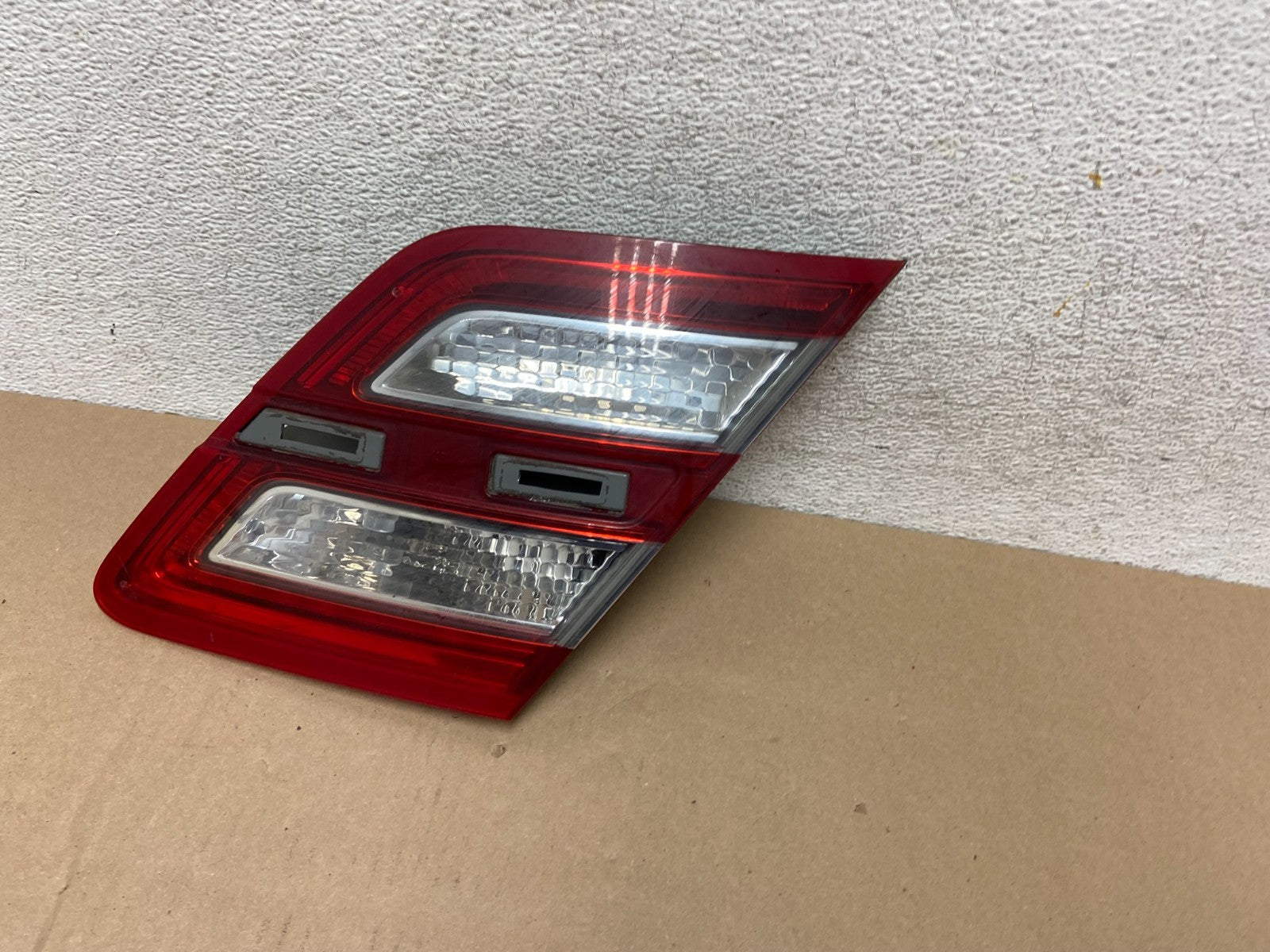 2013 to 2018 Ford Taurus Right Passenger Rh Side Tail Light Inner AG6596 DW1