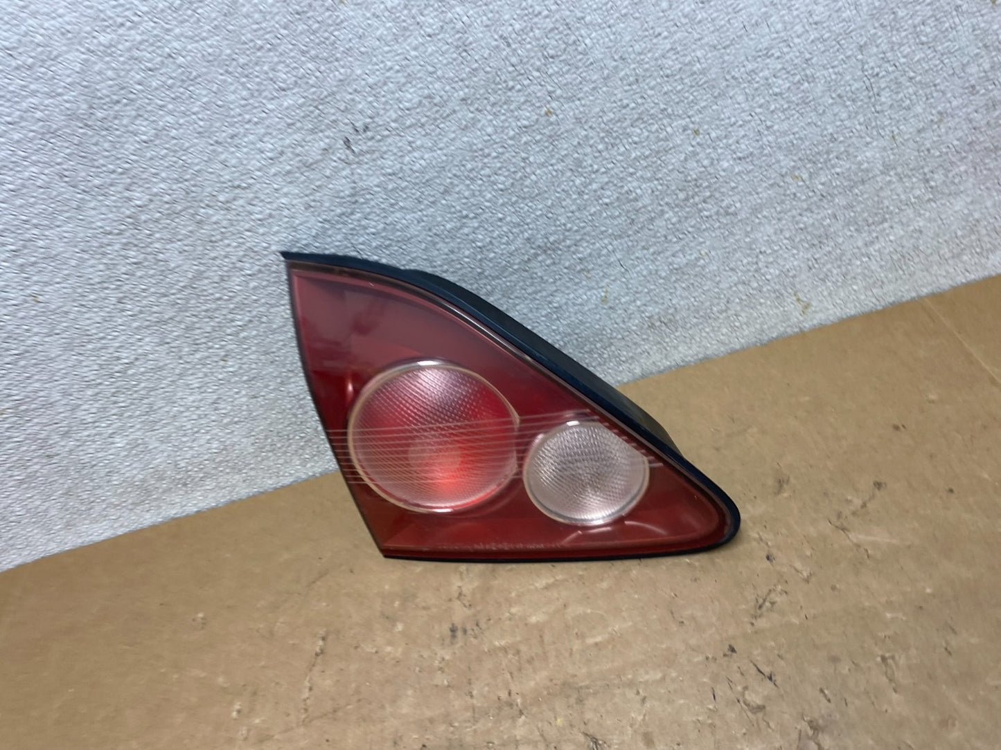 1999-2001 Lexus Rx300 Left Driver Lh Tail Light Inner Trunk Lid Oem V5670 DW1
