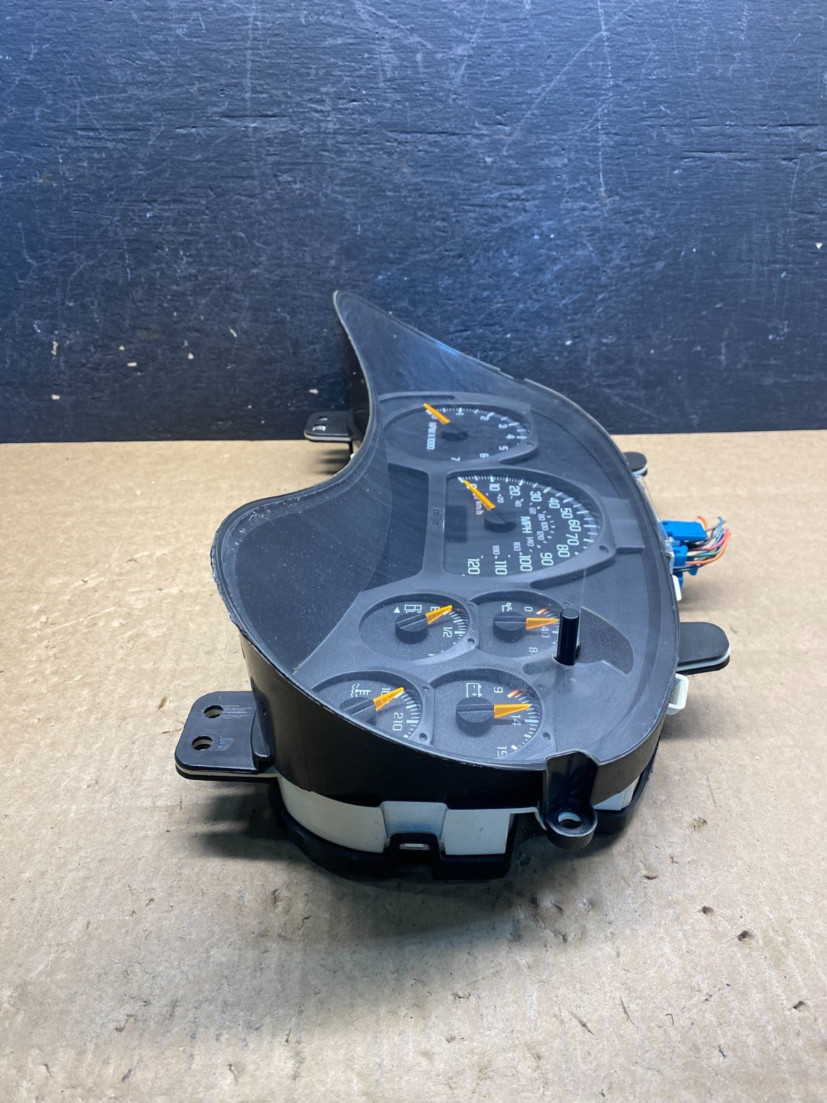 2002 to 2005 Chevrolet Trailblazer Speedometer Cluster Gauge AG7439 DG3