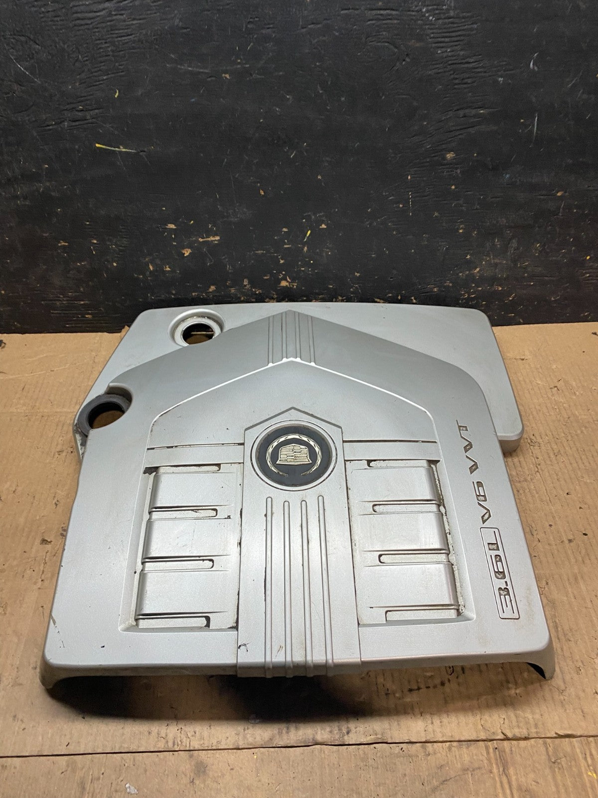 2004 to 2007 Cadillac CTS 3.6L Plastic Engine Cover Shield U6123 DG1