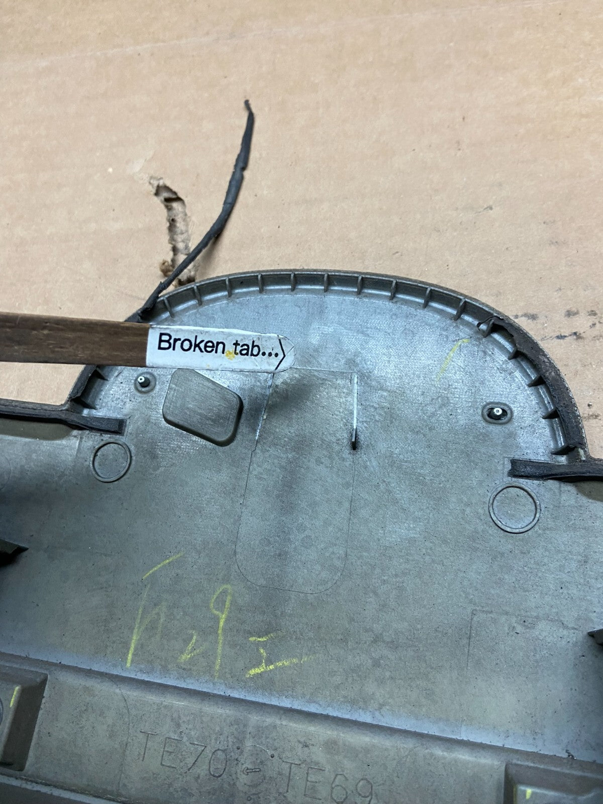 2007 to 2009 Mazda CX-9 Trunk Lid Garnish Panel Molding Trim Backup Camera H708811