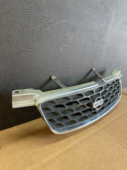 2000 to 2003 Nissan Sentra Front Upper Grill Grille AE0824 DG2