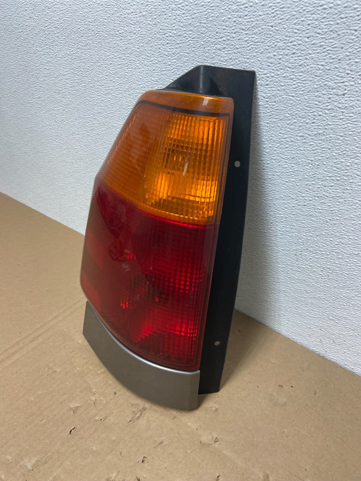 2002 to 2009 Gmc Envoy Left Driver Lh Side Tail Light OEM AB6797 DW1