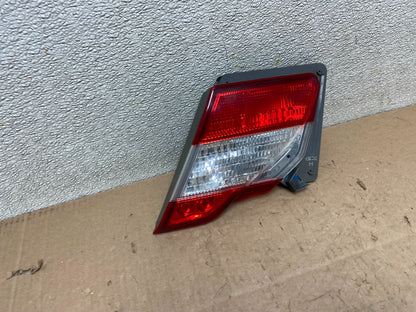 2011 2012 2013 Infiniti M37 M56 Right Passenger RH Inner Tail Light Y2881 DW2