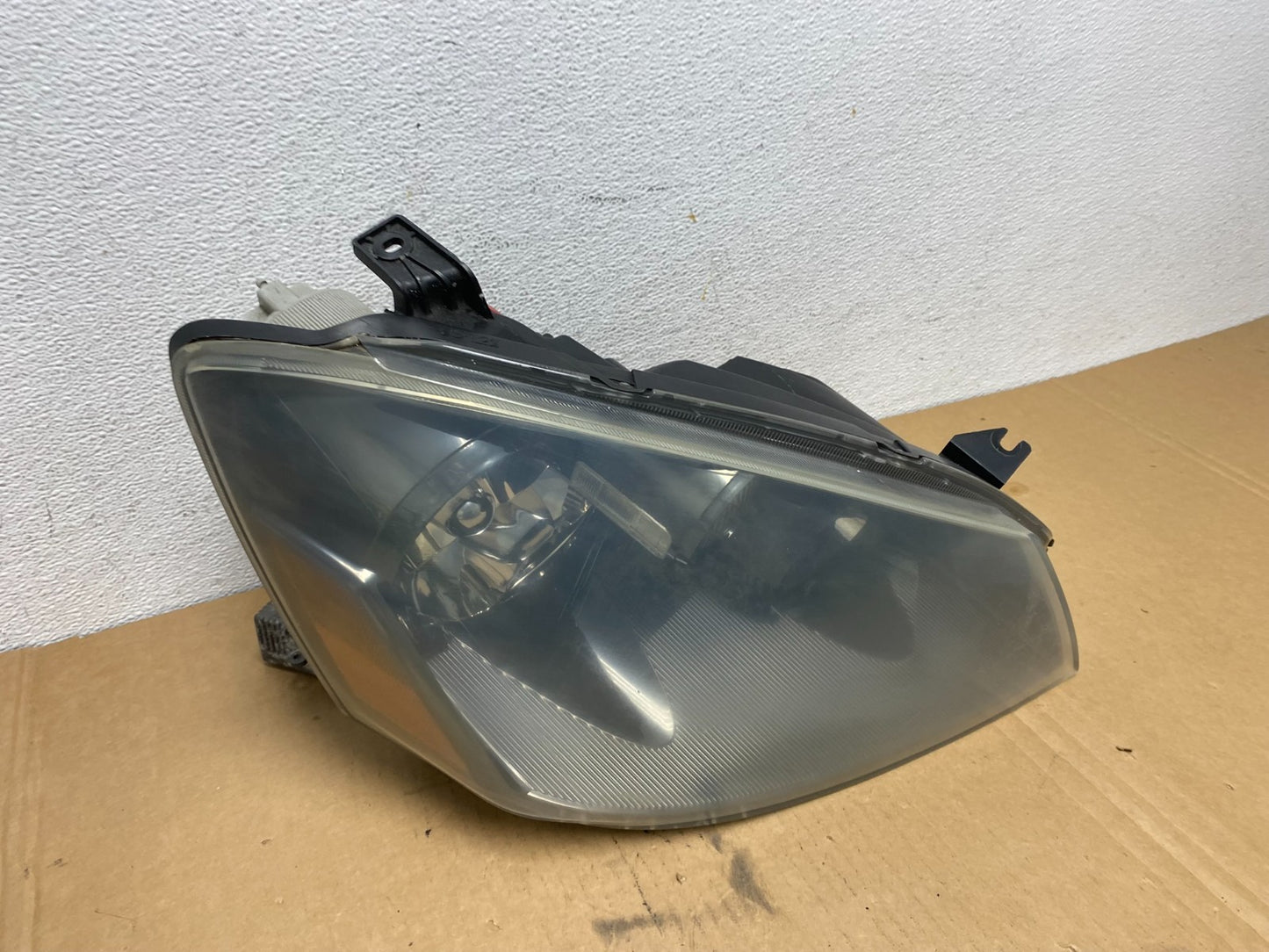 2005 to 2006 Nissan Altima Right Passenger Side Halogen Headlight AD2648 DG2