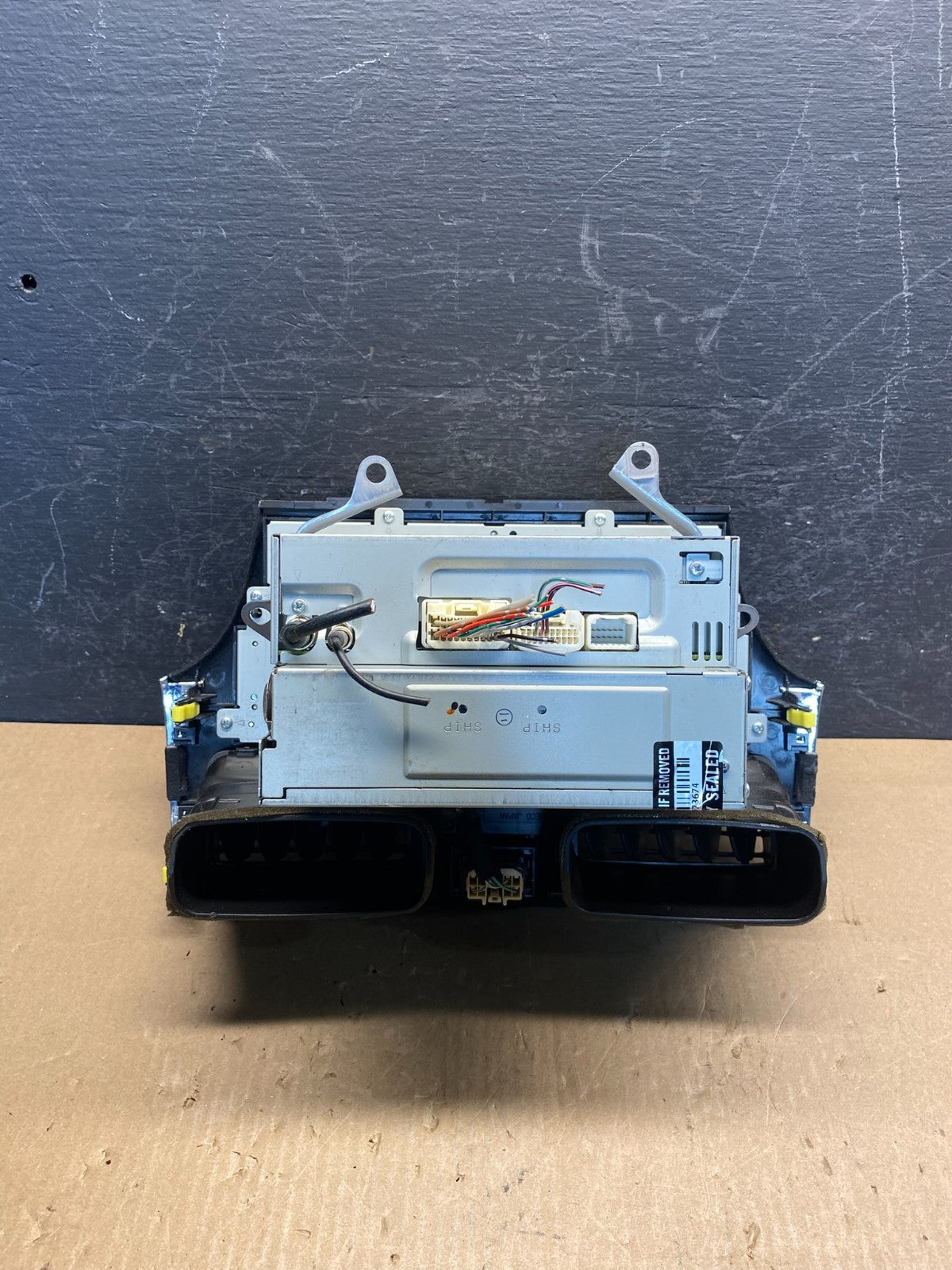 2002-2006 Lexus ES330 Es300 Radio Receiver Tape CD Air Vent Bezel AG1900 DG5