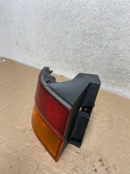 2002 2003 2004 Honda Odyssey Left Driver LH Side Tail Light AI0983 LK1