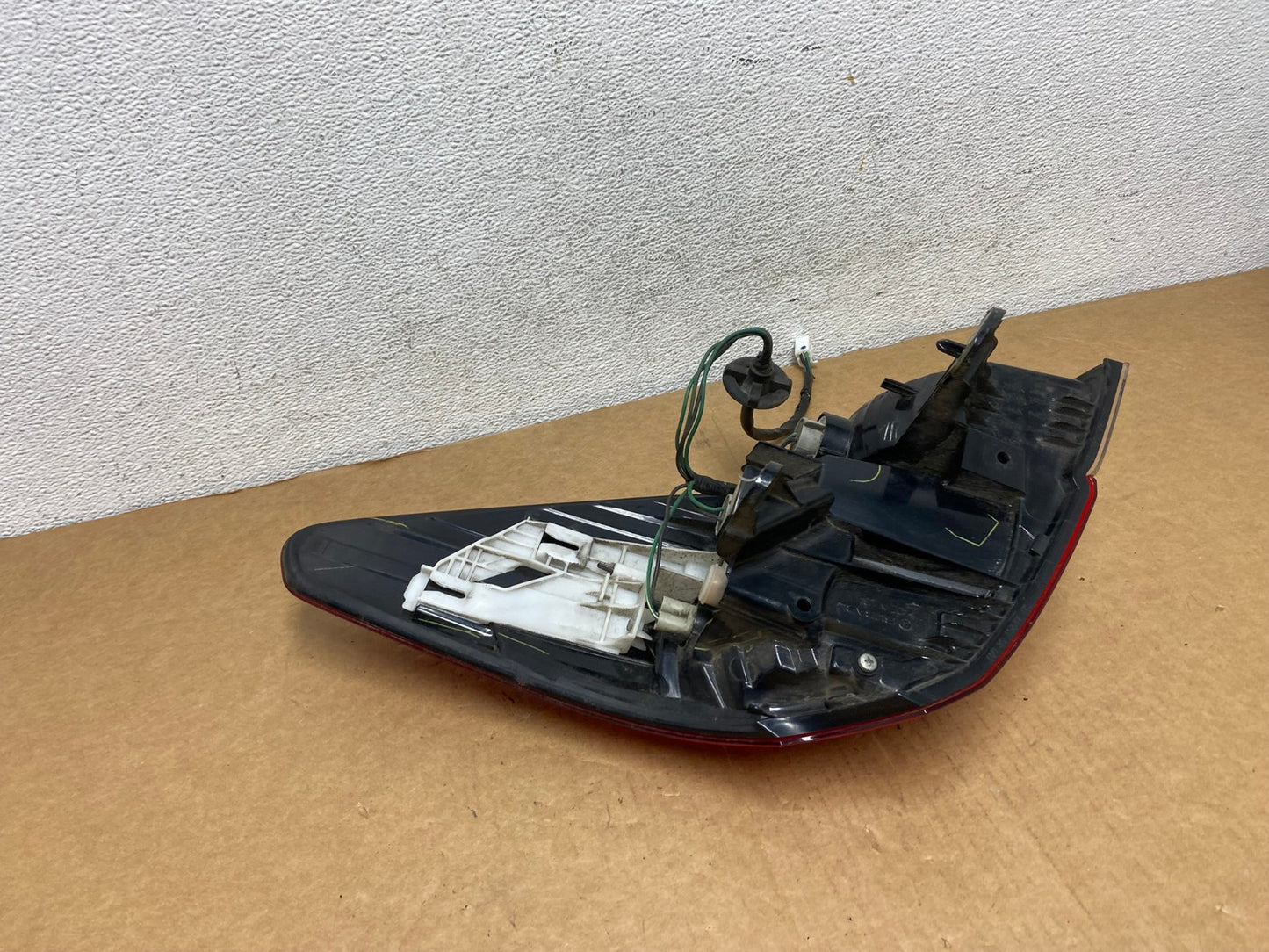 2010-2014 Subaru Outback Wagon Left Driver Lh Side Tail Light AD4490 LK3