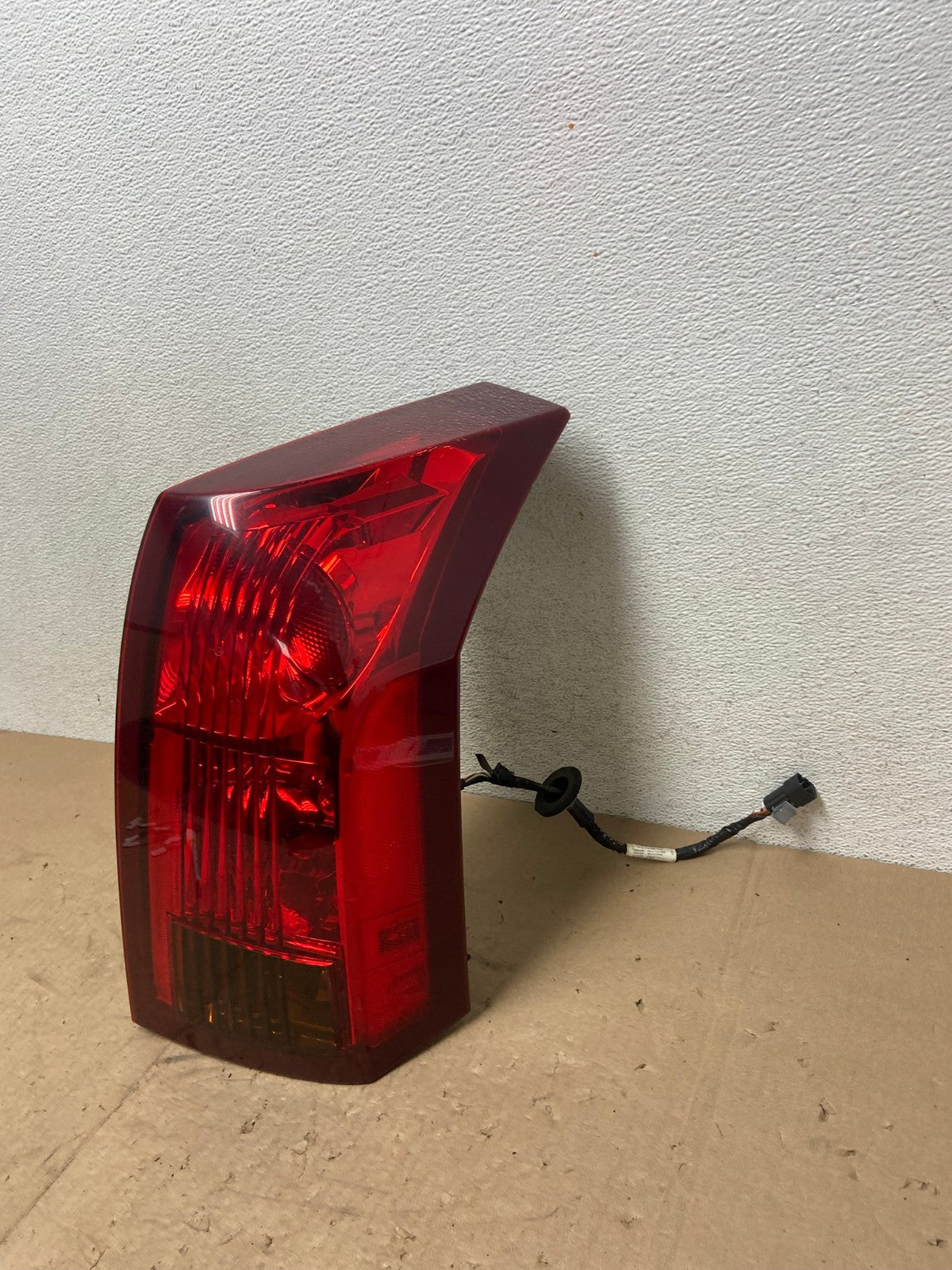 2003 to 2007 Cadillac Cts Right Passenger Rh Side Tail Light AG5338 LK1