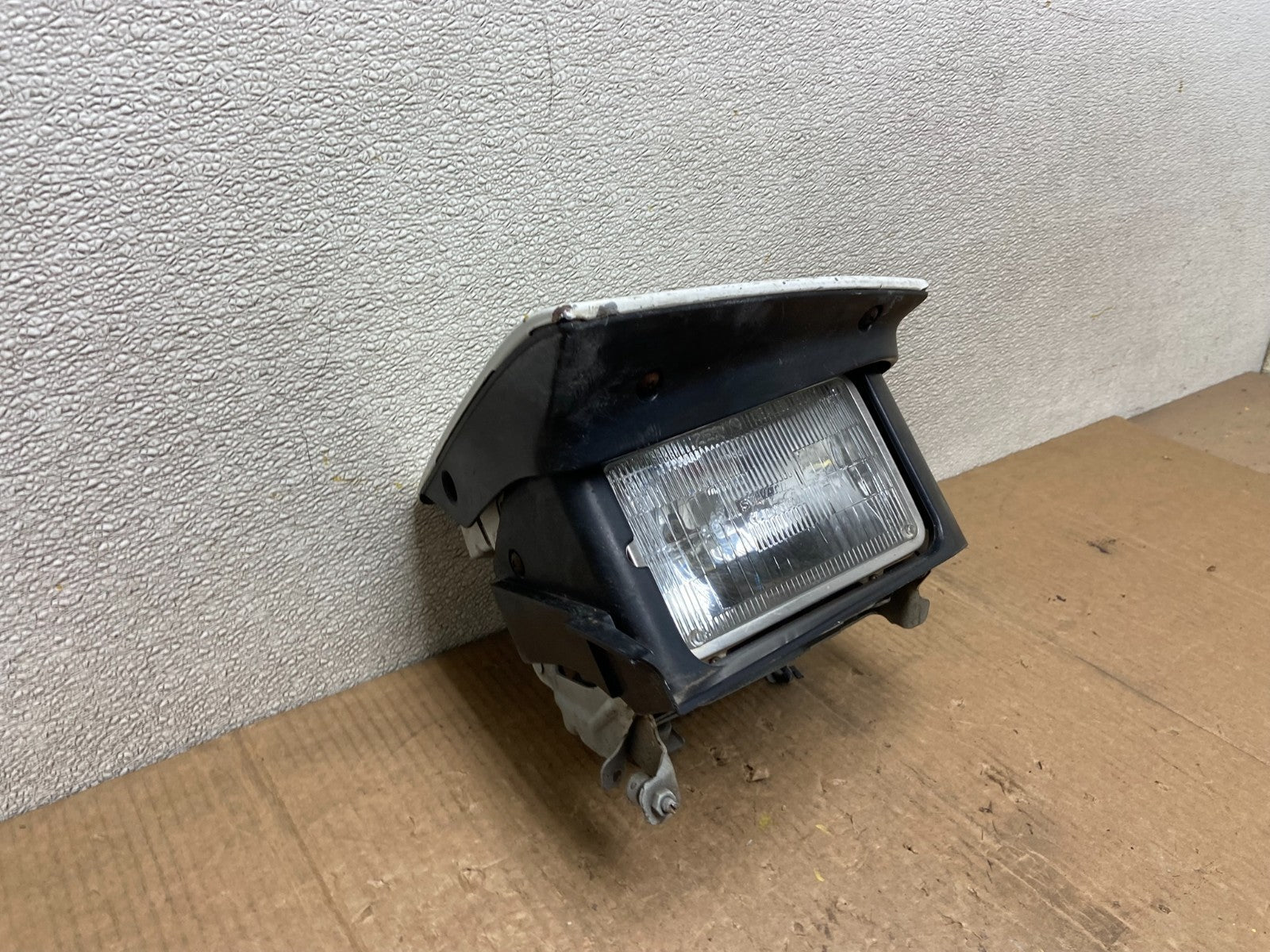 1990 1991 Mitsubishi Eclipse Left Driver Side Headlight Oem AA66292
