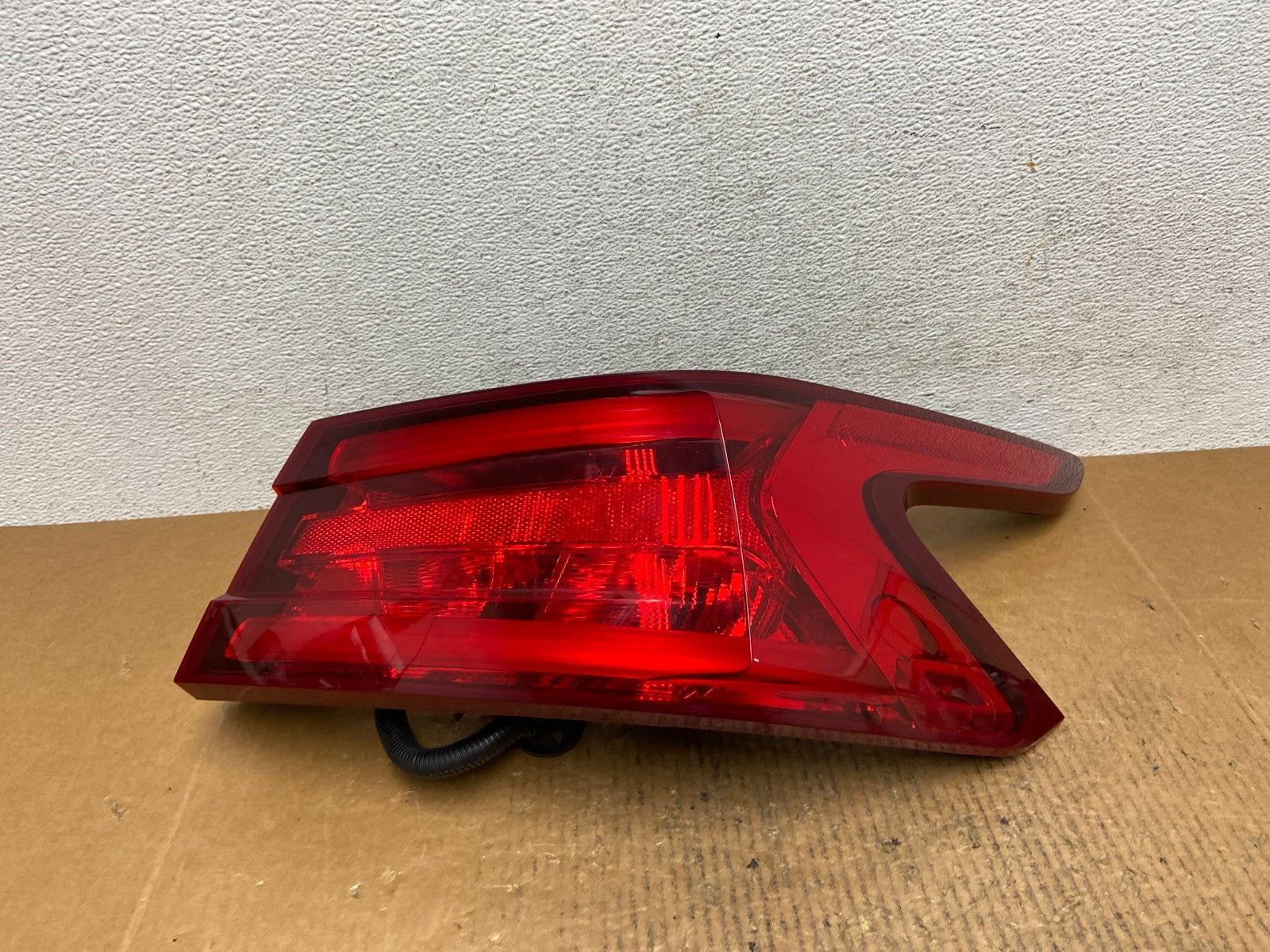 2016 2017 2018 Nissan Maxima Right Passenger RH Tail Light AE1391 DW0